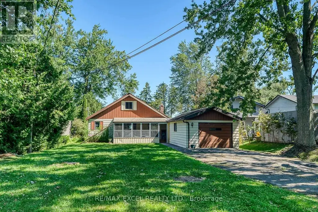 124 Moore's Beach Road, Georgina (Virginia)